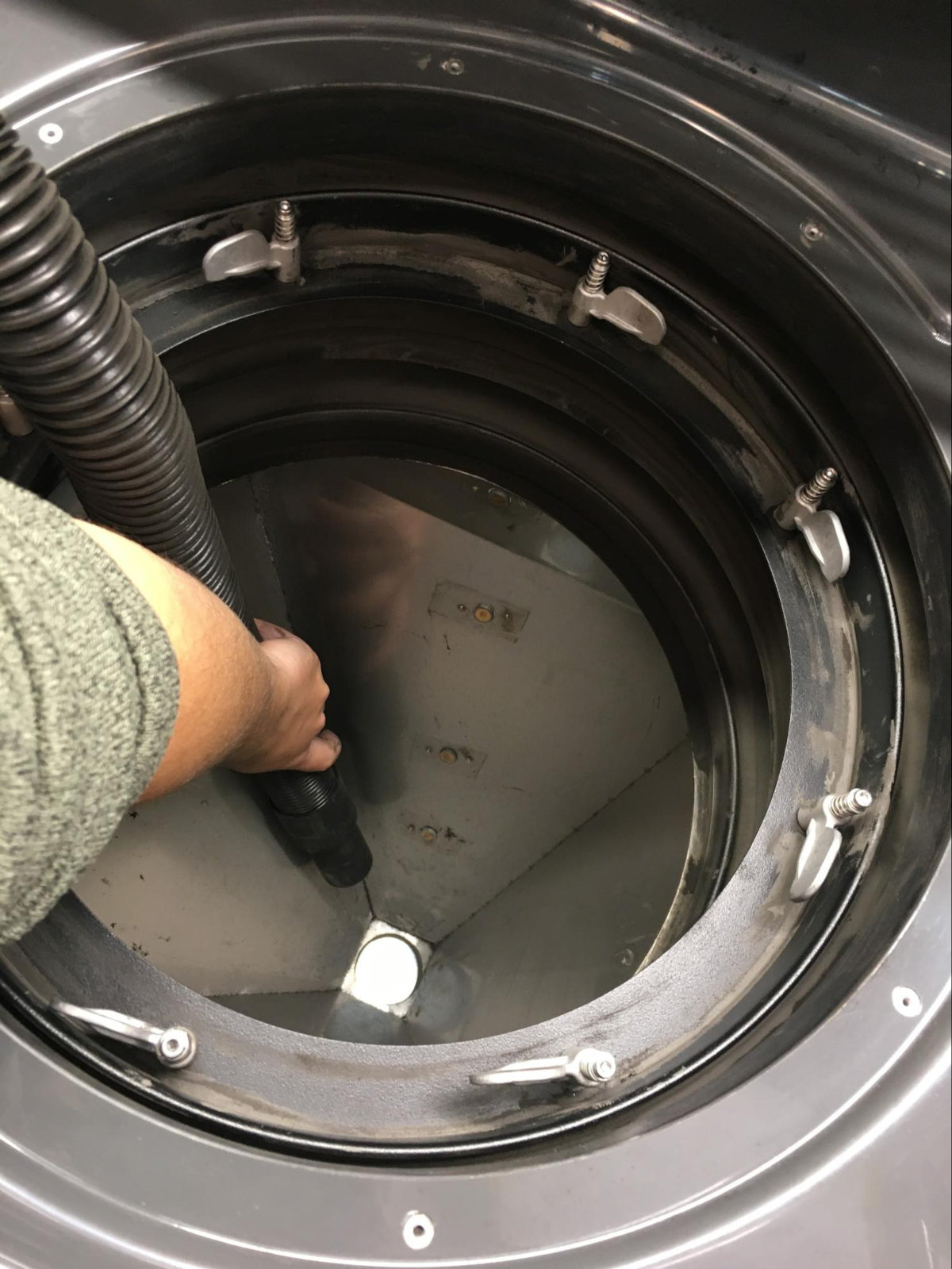 Cleaning all powder out of a Fuse Sift